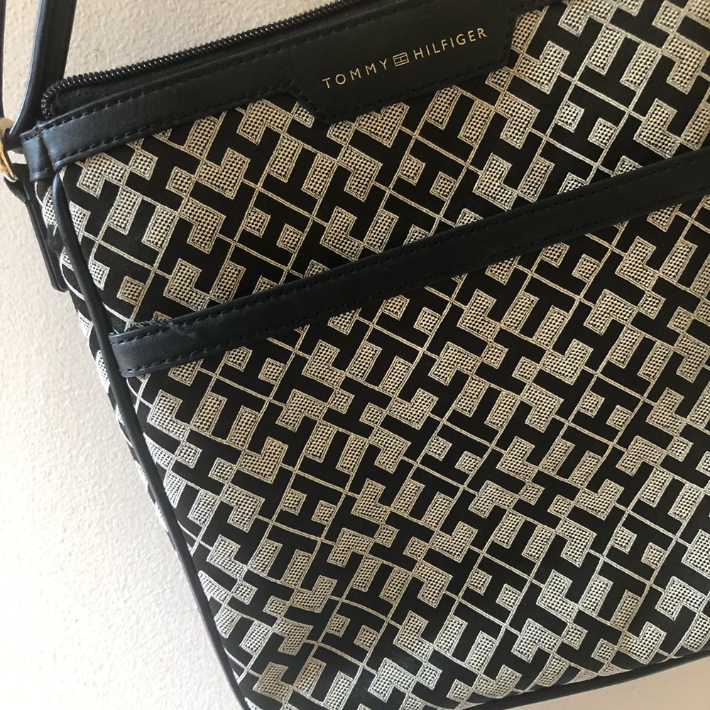 Tommy Hilfiger  purse